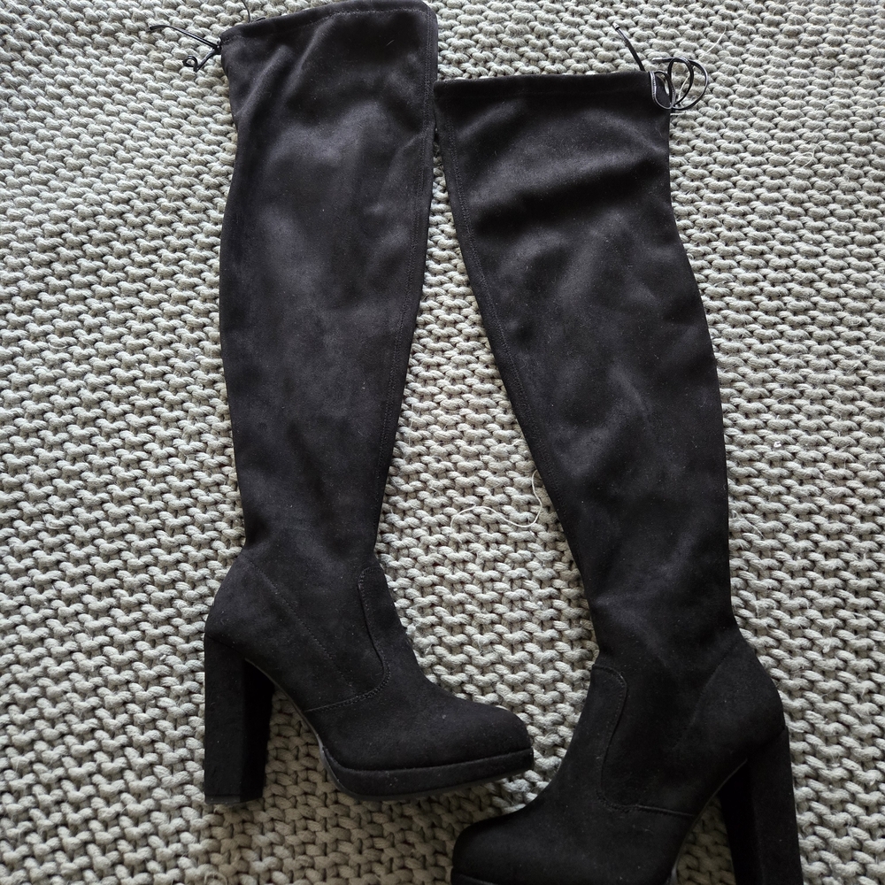 Gianni Bini Black Heeled Boots